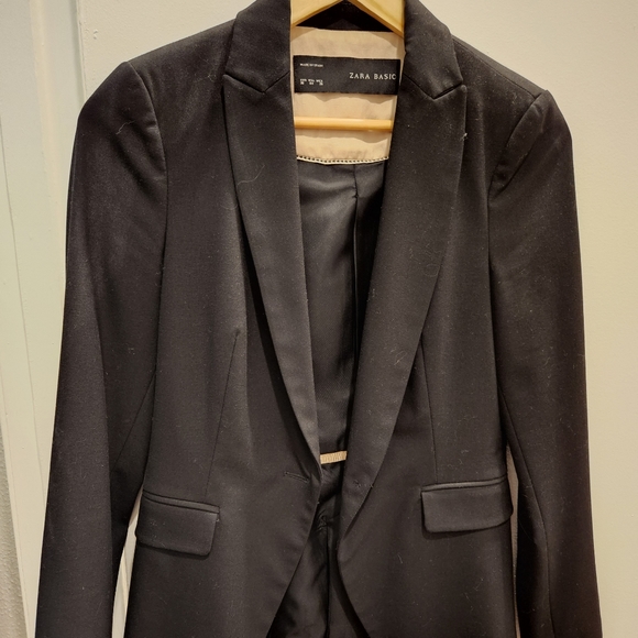 ZARA Black Blazer - Picture 1 of 3